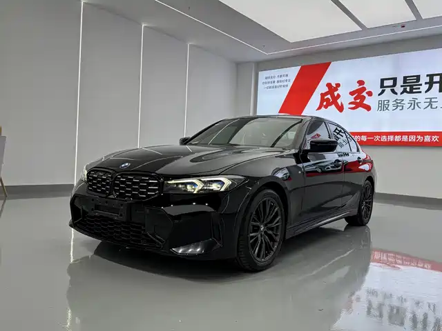 BMW 3 330i, M Чёрный спорт-пакет
