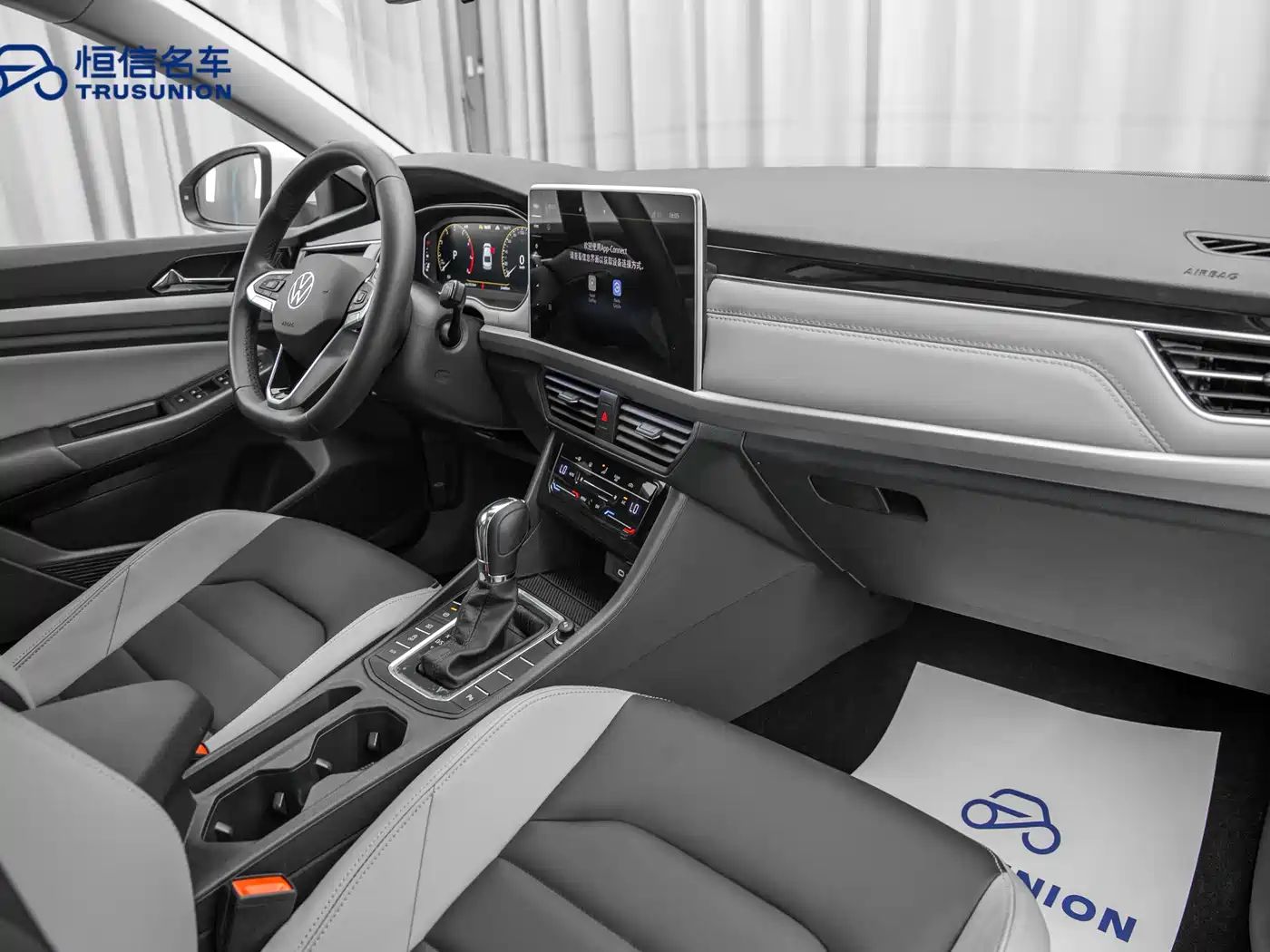 Volkswagen Bora 2023 280TSI DSG Prestige Edition фото 13