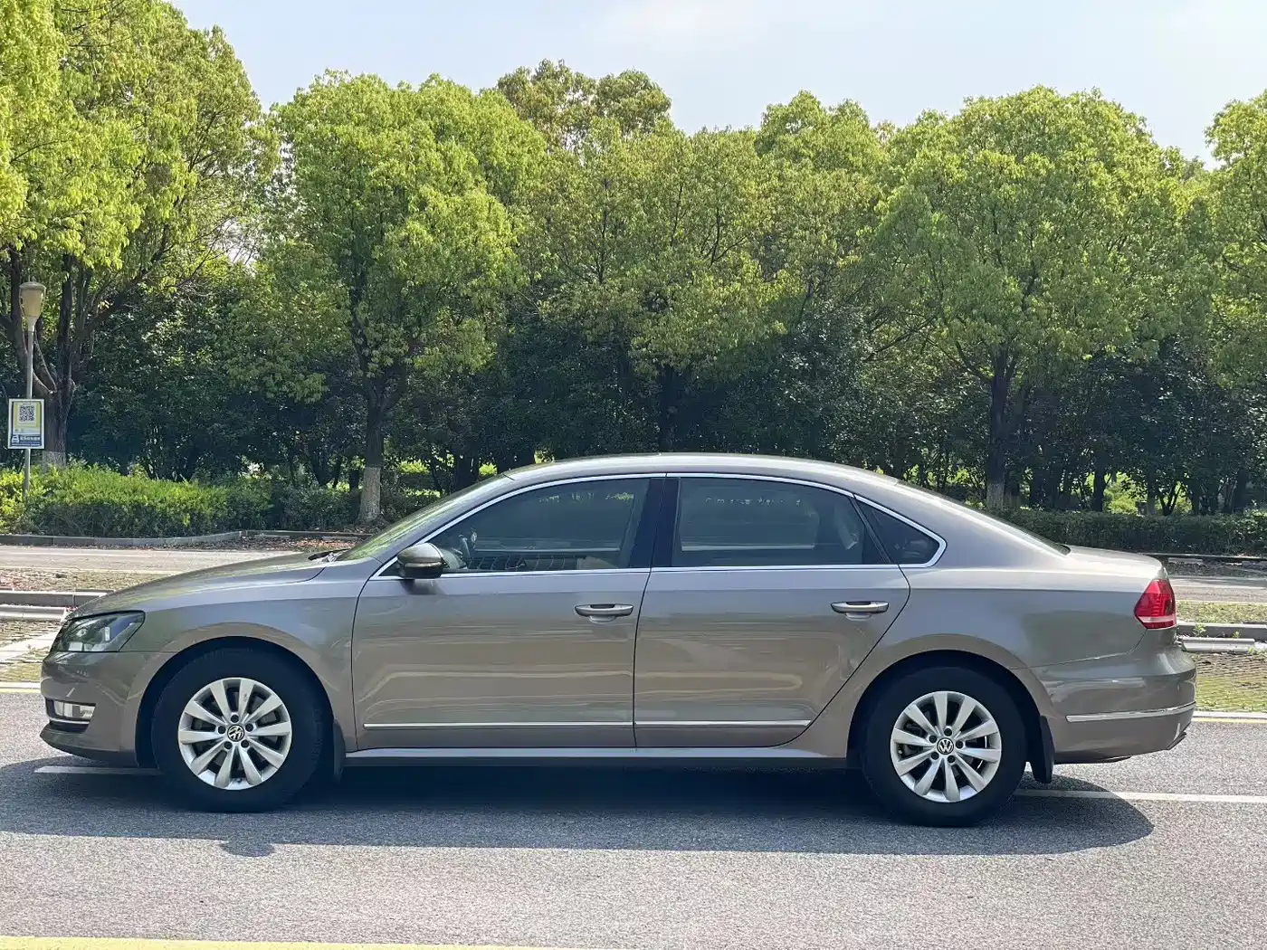 Volkswagen Passat 2011 1.8TSI Automatic Premium Edition фото 9