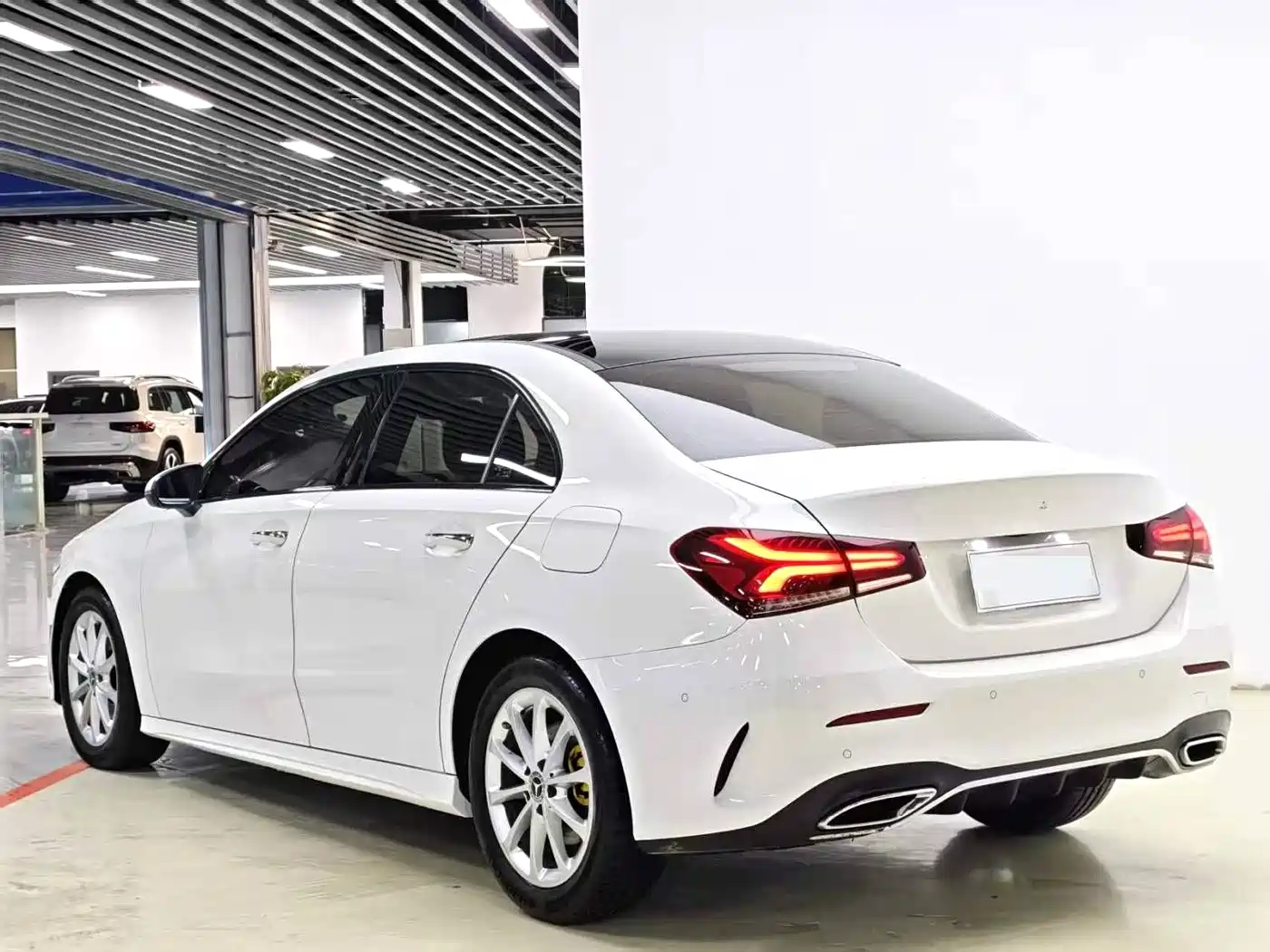 Mercedes-Benz A-Class 2021 A 200 L Sport Sedan Fashion Edition фото 4