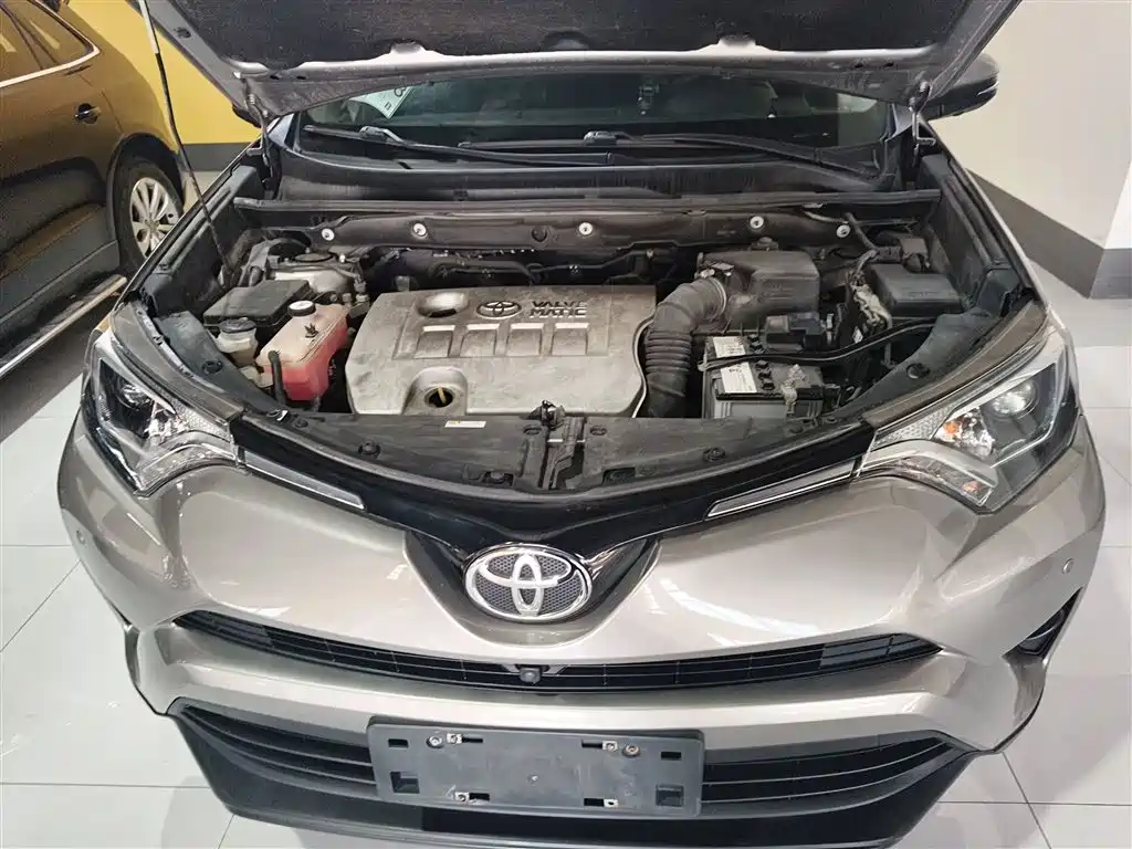 Toyota RAV4 Rongfang 2016 2.0L CVT 2WD Trend (China V) фото 16