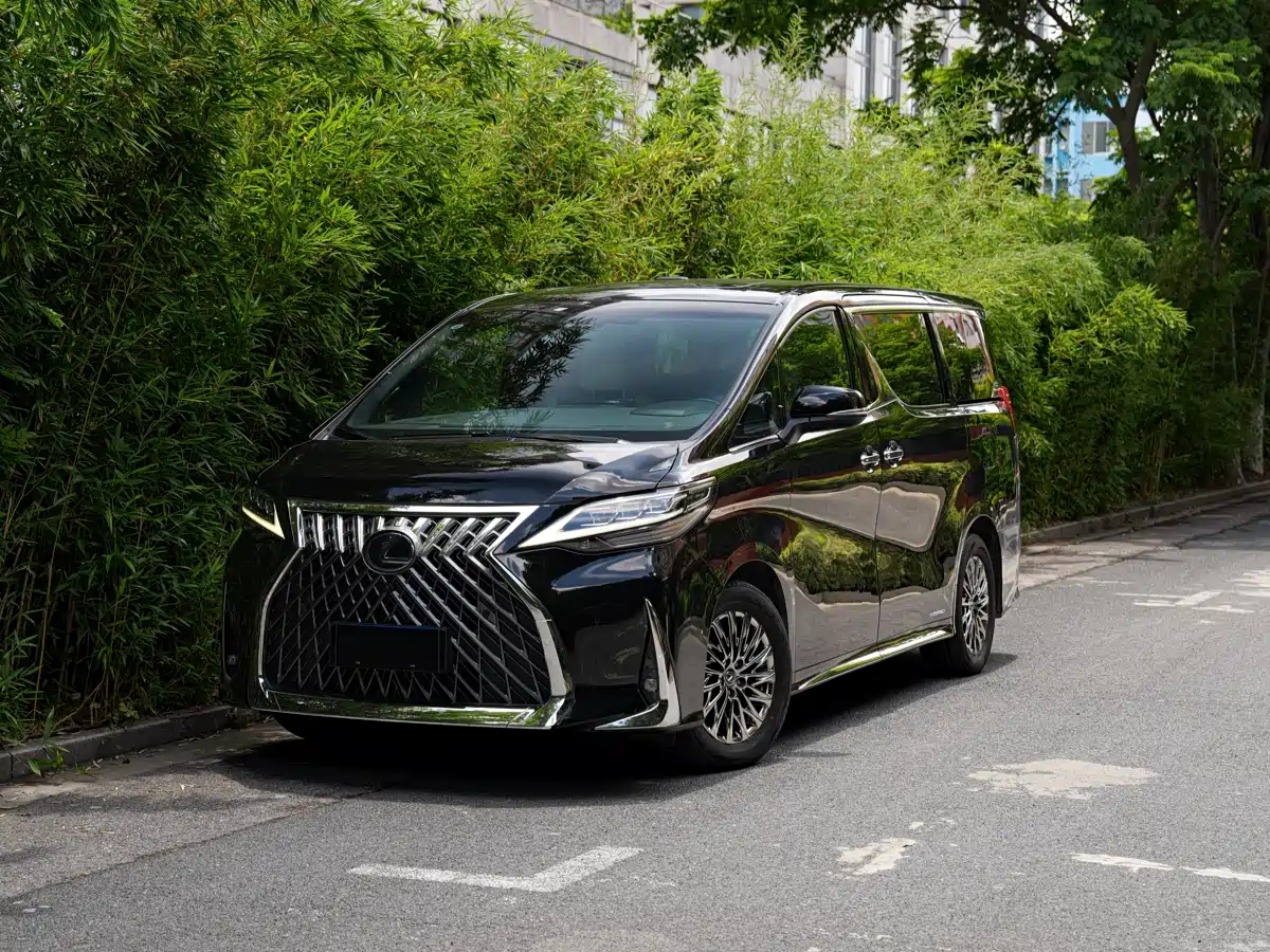 Lexus LM 2020 300h 4-Seat Imperial Edition