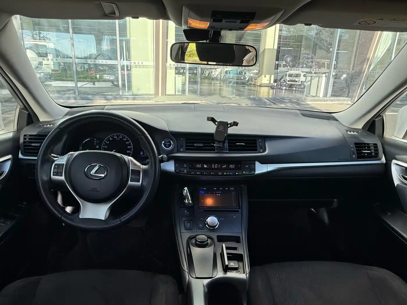 Фото 4 - Lexus CT
