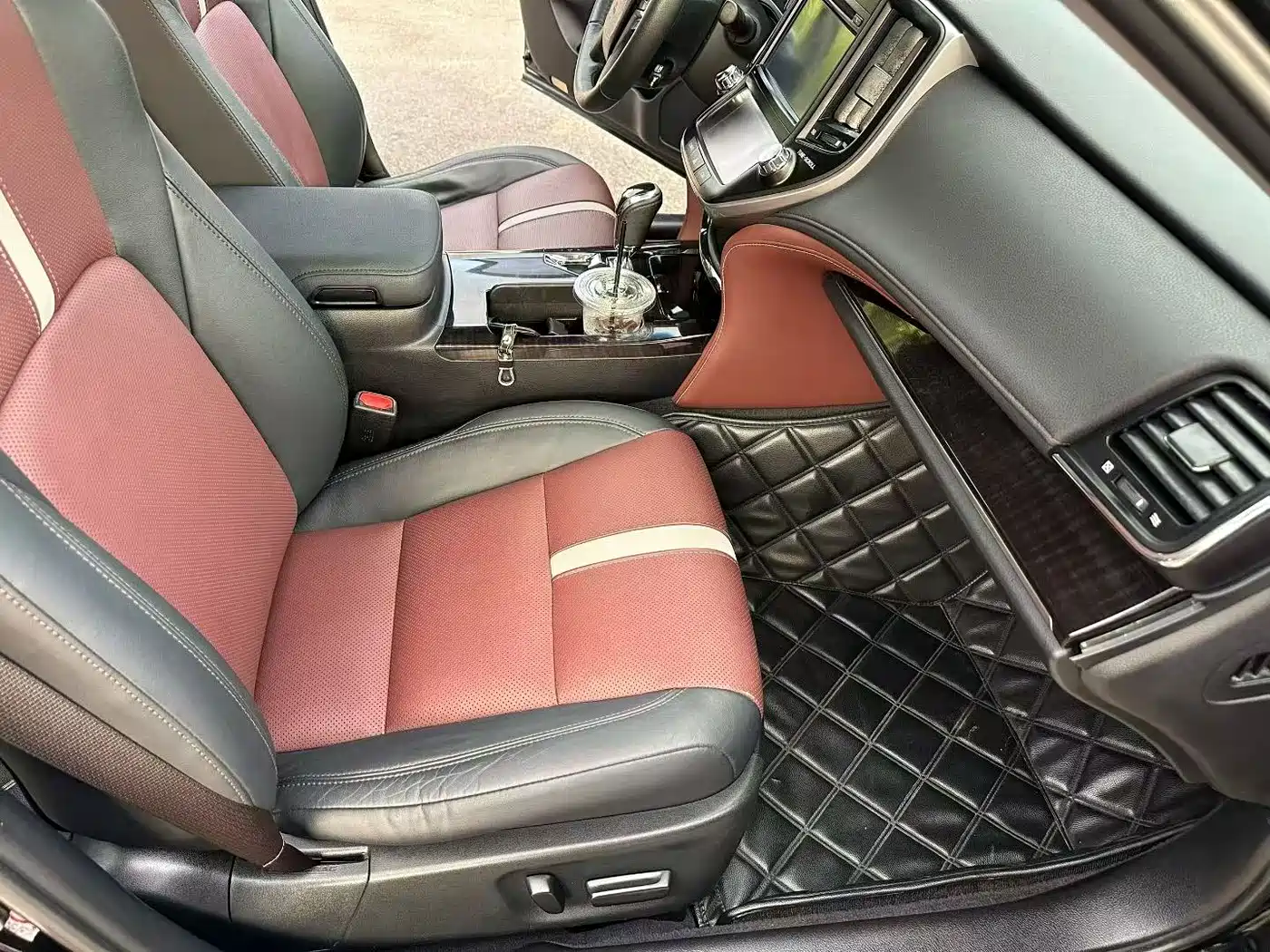 Toyota Crown 2017 2.0T Sport Edition фото 4