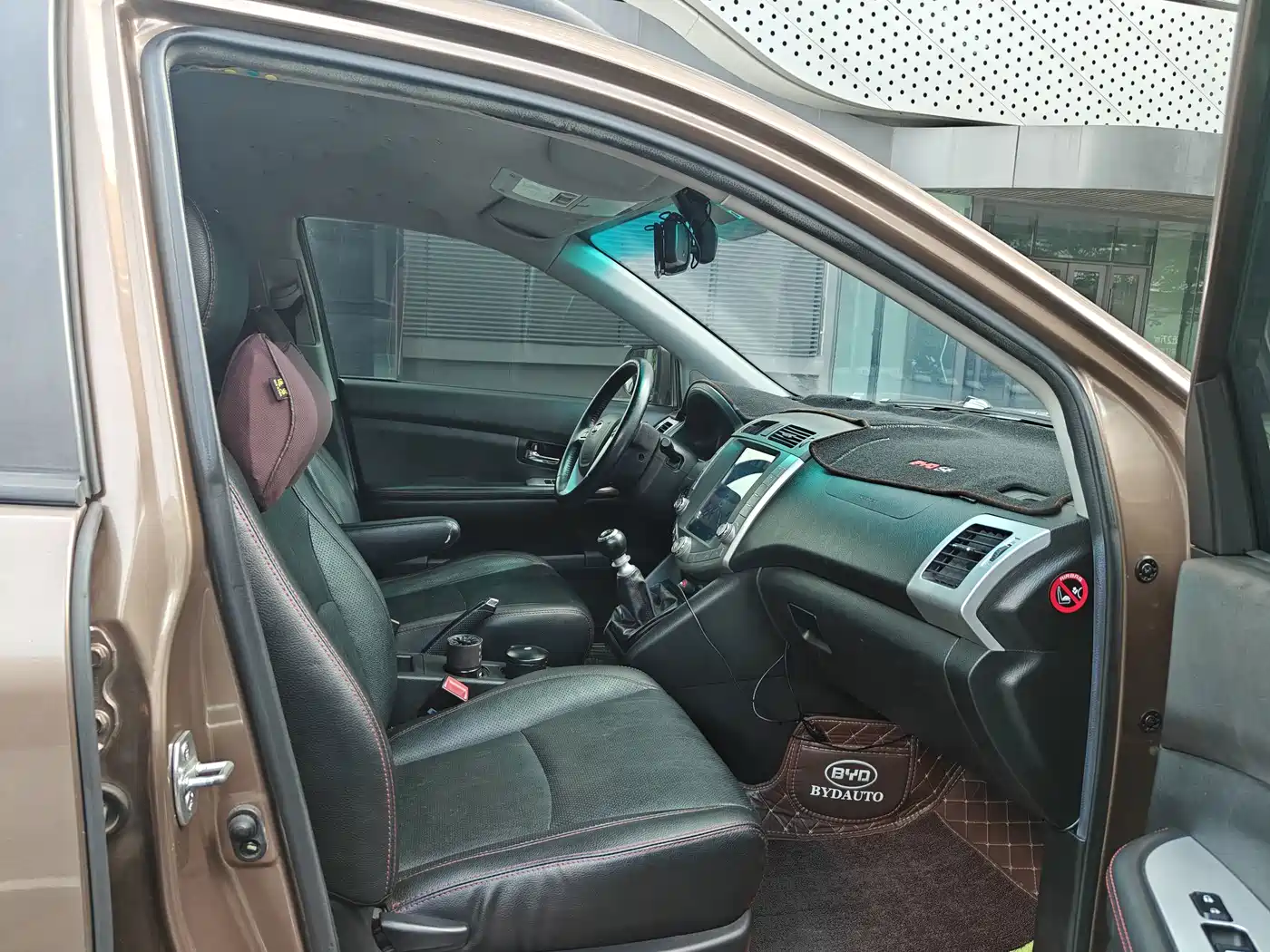BYD S6 2014 2014 Model 1.5TI Manual Luxury 5-Seater
