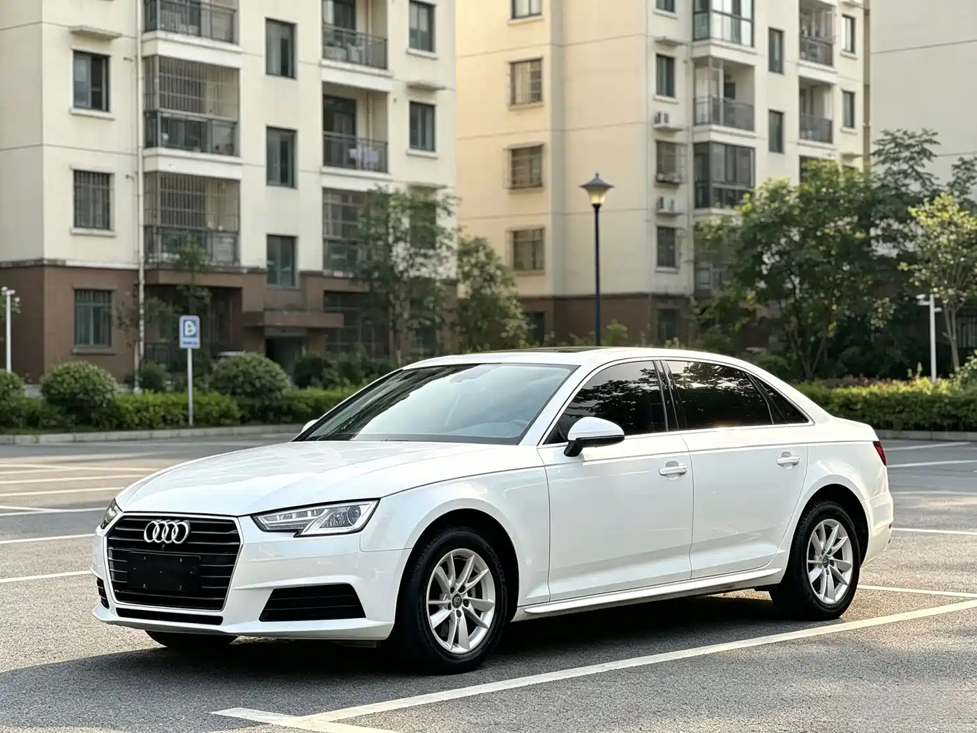 Фото 1 - Audi A4L