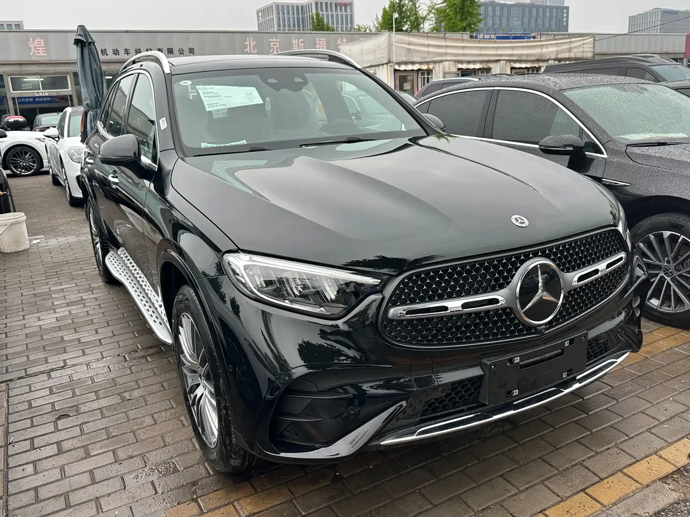 MERCEDES-BENZ GLC