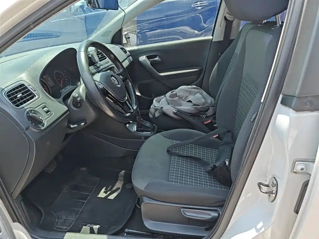Volkswagen Polo 2016 1.6L Automatic Comfort фото 15