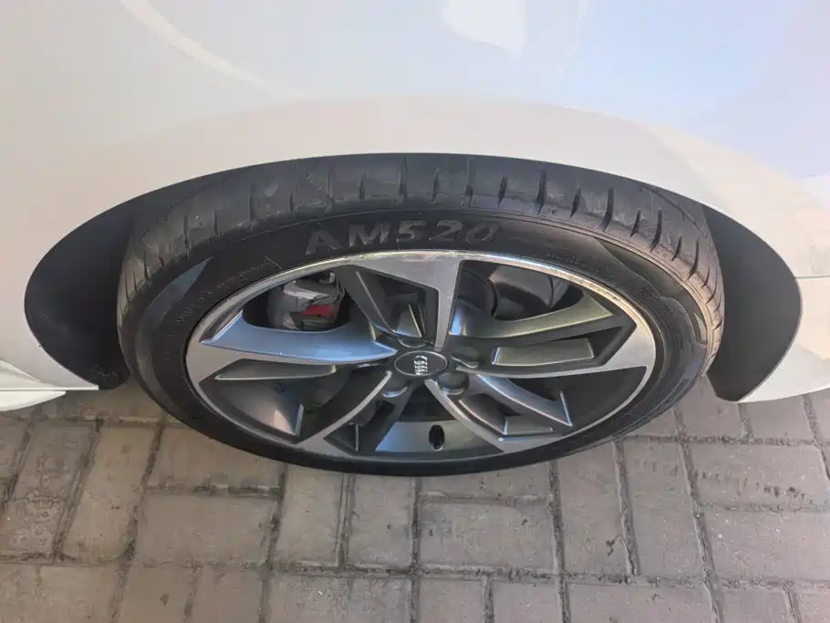 Фото 6 - Audi A4L