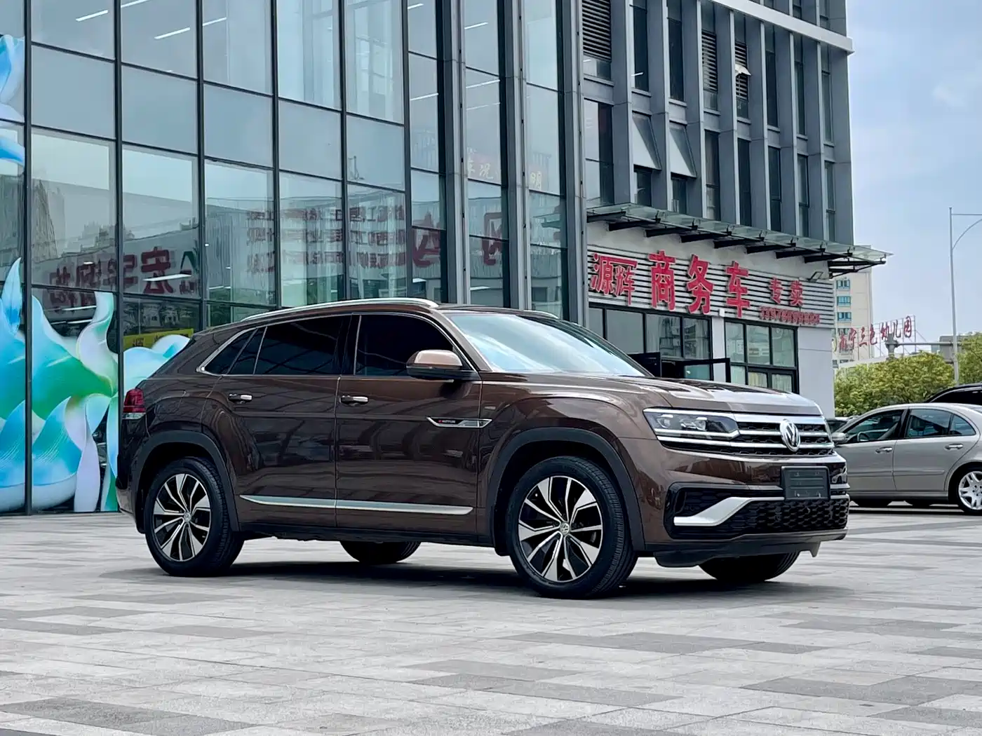 Volkswagen Teramont 2019 Model Teramont X 380TSI 4WD Prestige Luxury Edition фото 3