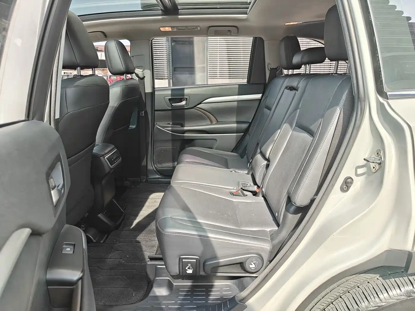 Toyota Highlander 2018 2.0T 4WD Luxury 7-seater China VI фото 6