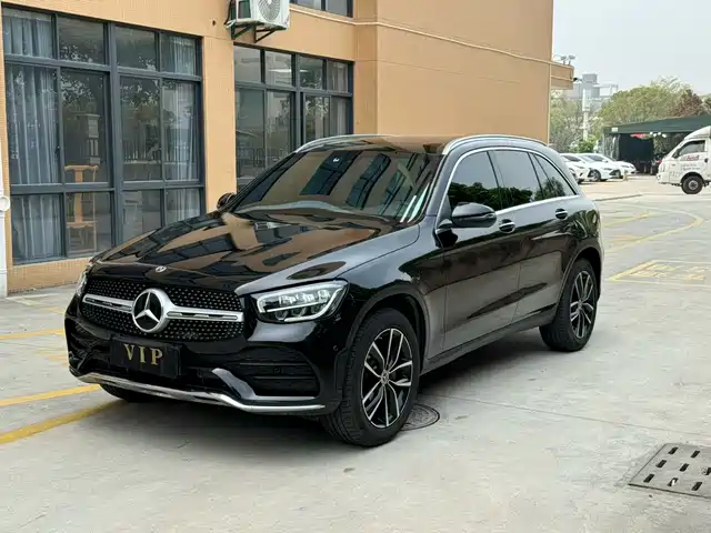 MERCEDES-BENZ GLC