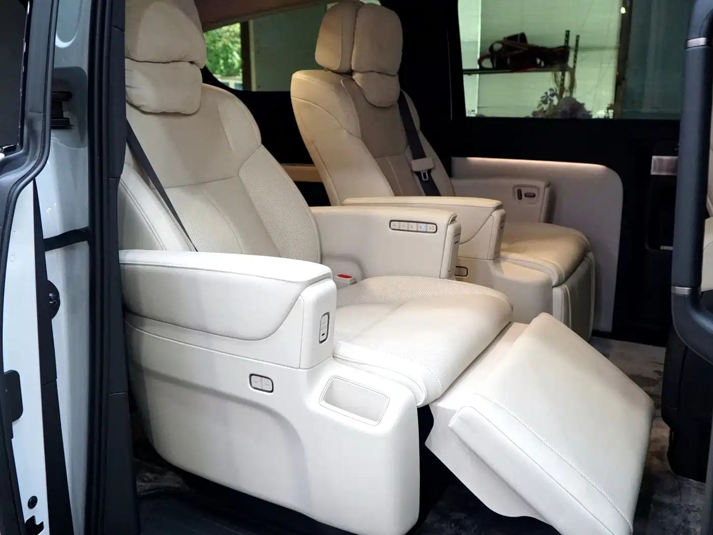 Li Auto MEGA 2025 2025 Model Home Family Special Edition