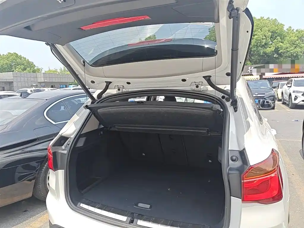 BMW X1 2016 sDrive18Li Premium Model фото 19