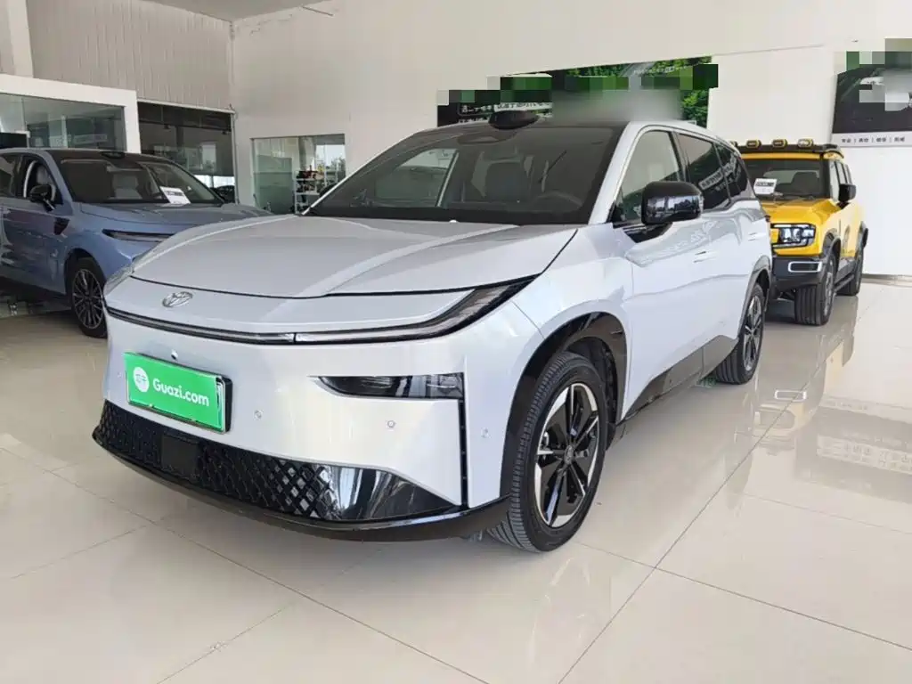 Фото 2 - Toyota bZ3X