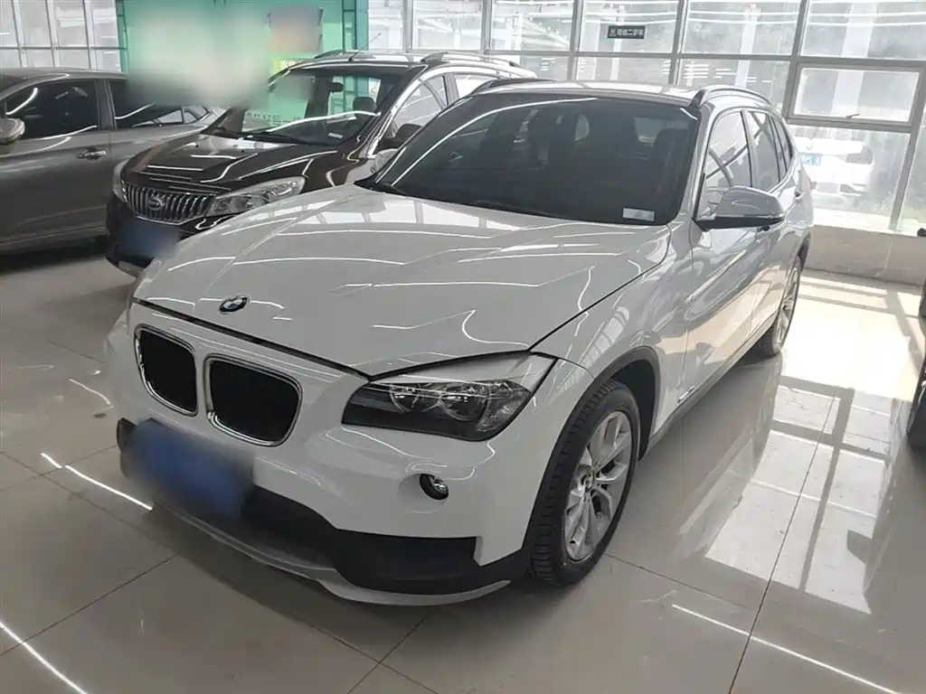 BMW X1 2014 sDrive18i Fashion Edition фото 2
