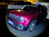 Photo 1 - Jeep Renegade