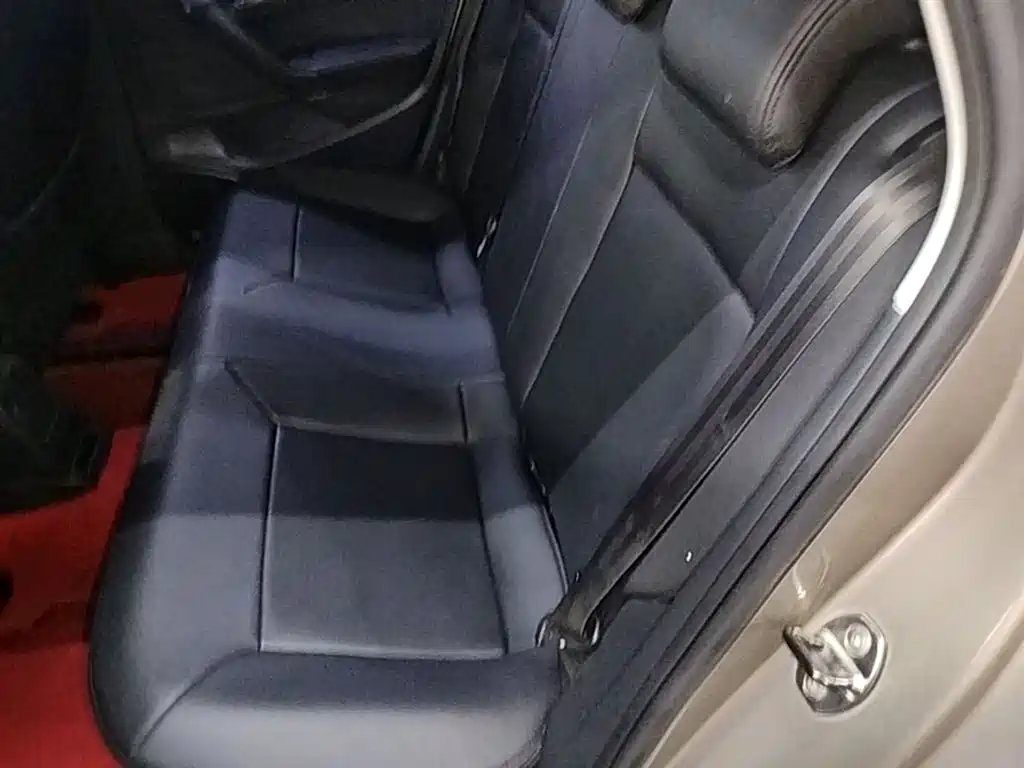 Volkswagen Polo 2016 1.4L Cross Polo Automatic фото 17