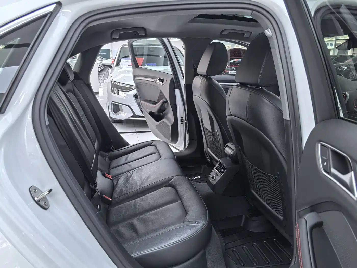 Audi A3 2018 30th Anniversary Limousine 40 TFSI Style фото 12