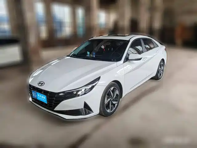 Hyundai Elantra 2022