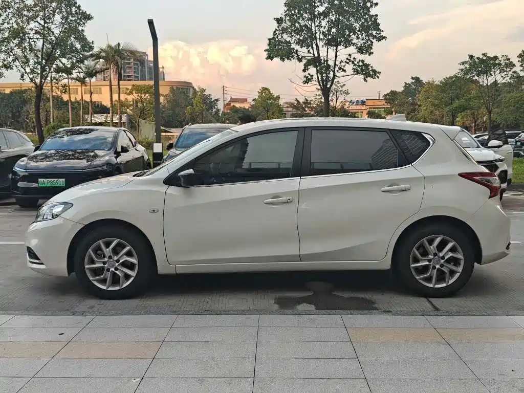 Nissan Tiida 2024 2024 1.6L CVT Cool Sport Edition
