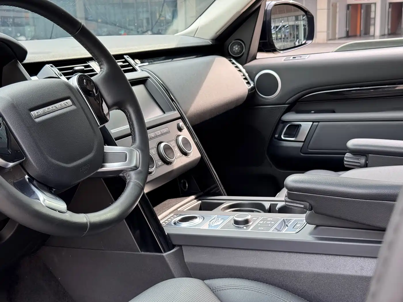 Land Rover Discovery 2020 3.0 SC V6 SE фото 10