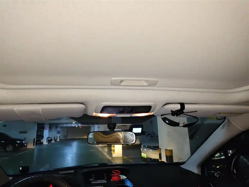 Subaru XV 2016 Model 2.0i Comfort Navigation Edition фото 9
