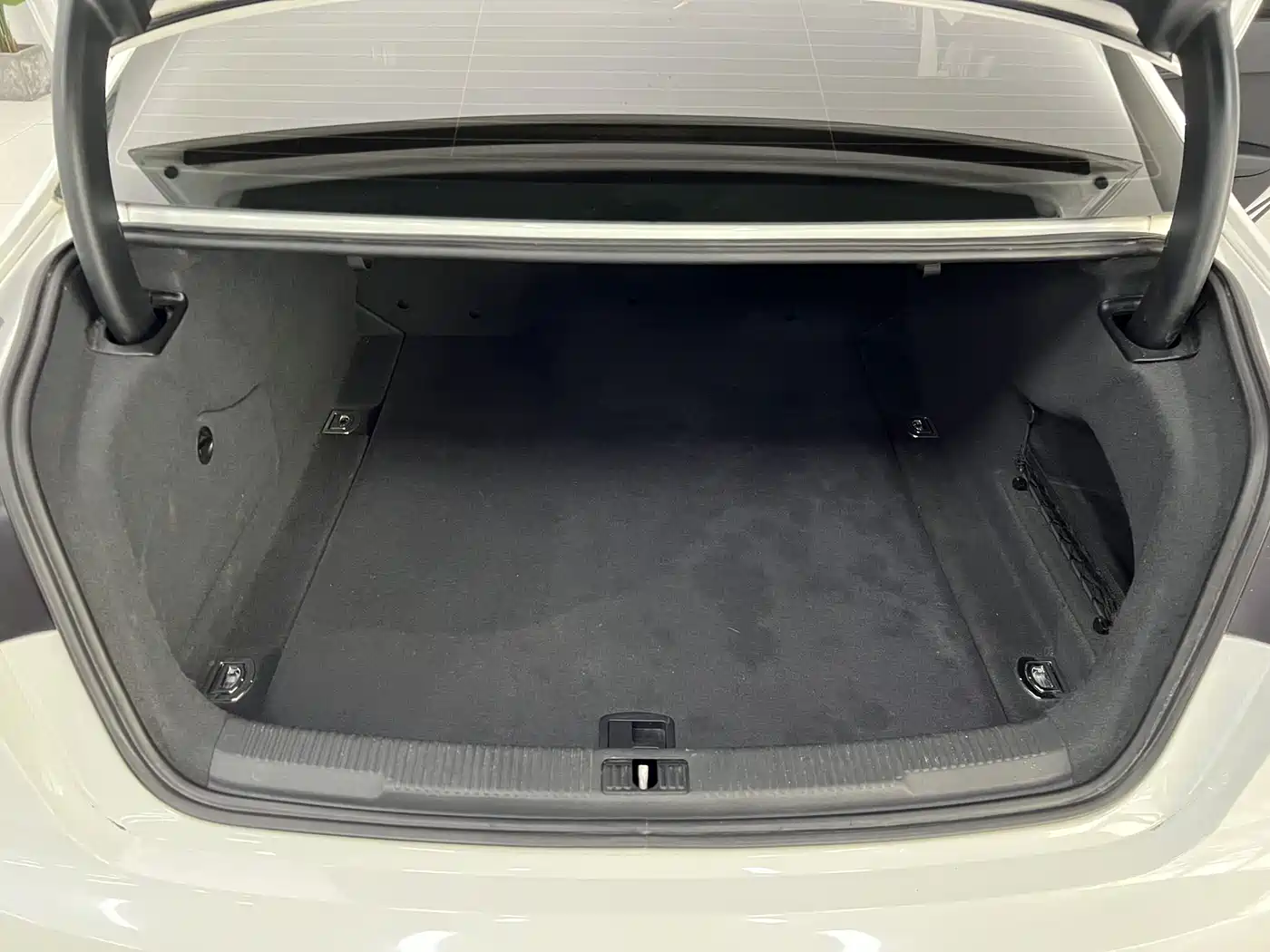 Фото 11 - Audi A6L