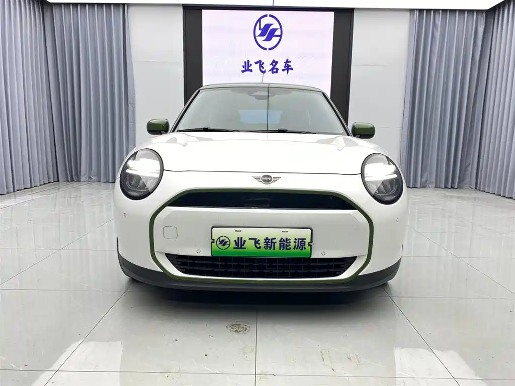 MINI Electric MINI COOPER 2025 2025 Model 456km COOPER E Classic