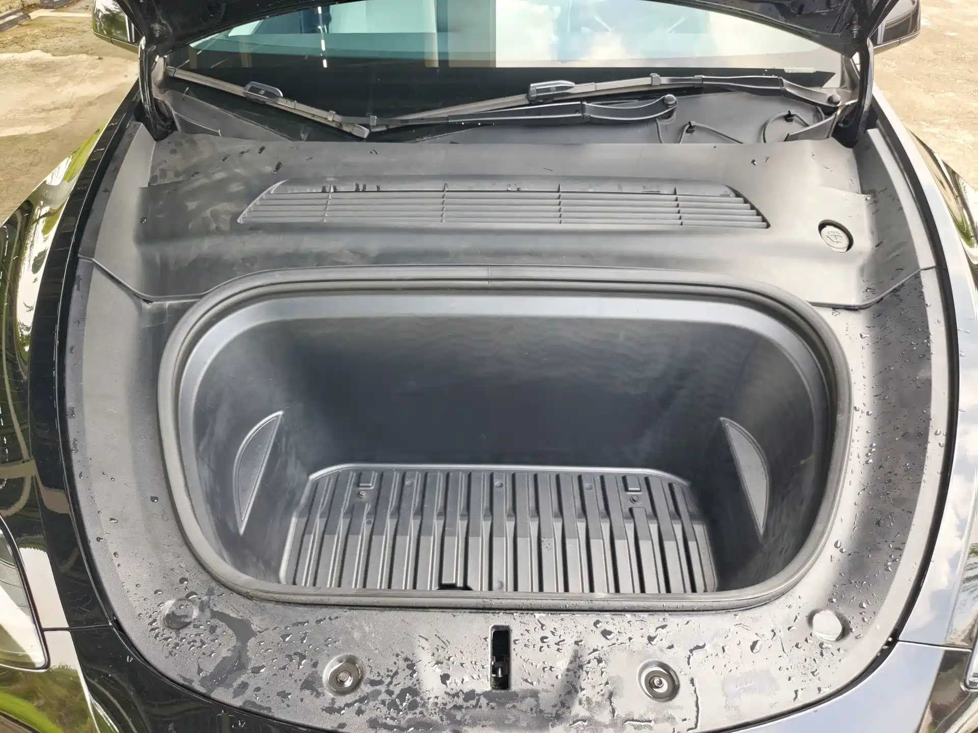 Фото 23 - Tesla Model Y