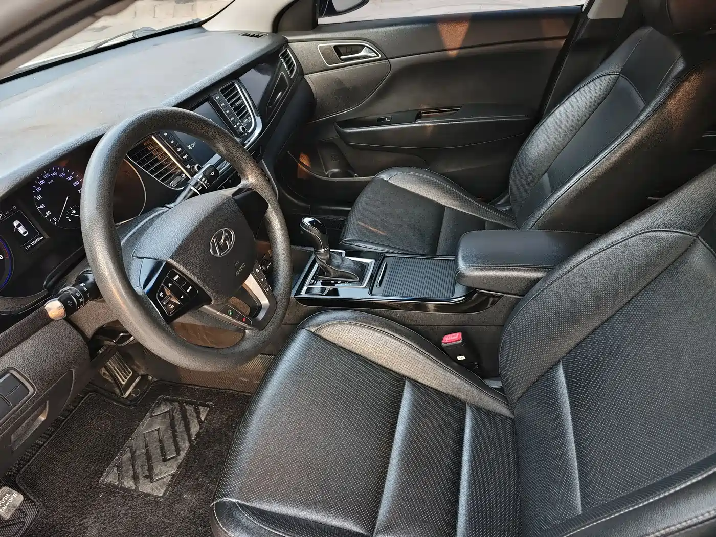 HYUNDAI NAME PICTURE