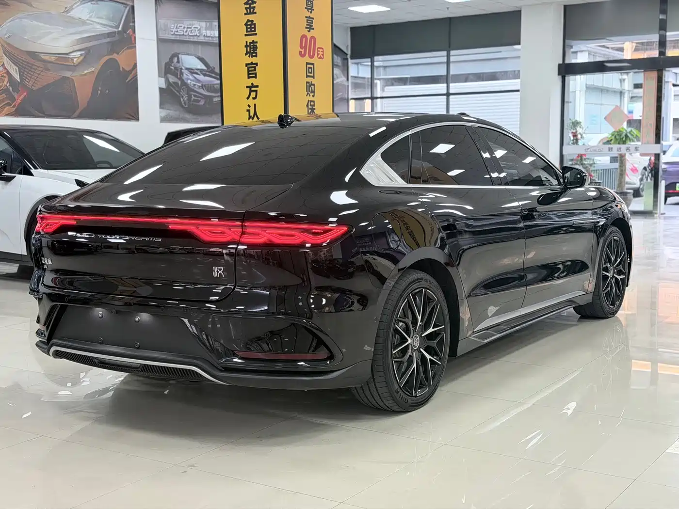 Фото 4 - BYD Han