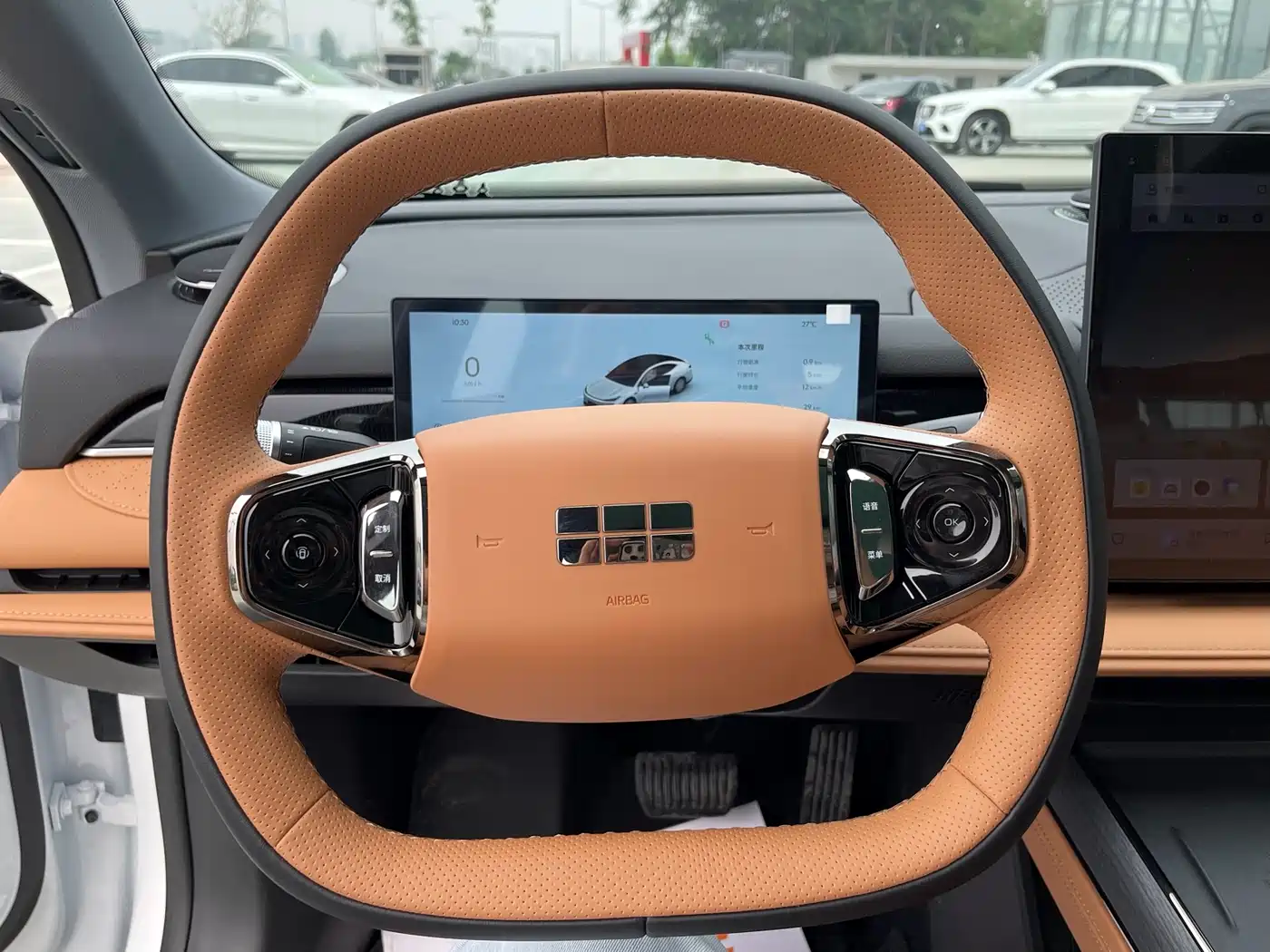 Geely Galaxy Galaxy Xingyao 8 2025 130km EM-i Premium Edition фото 8
