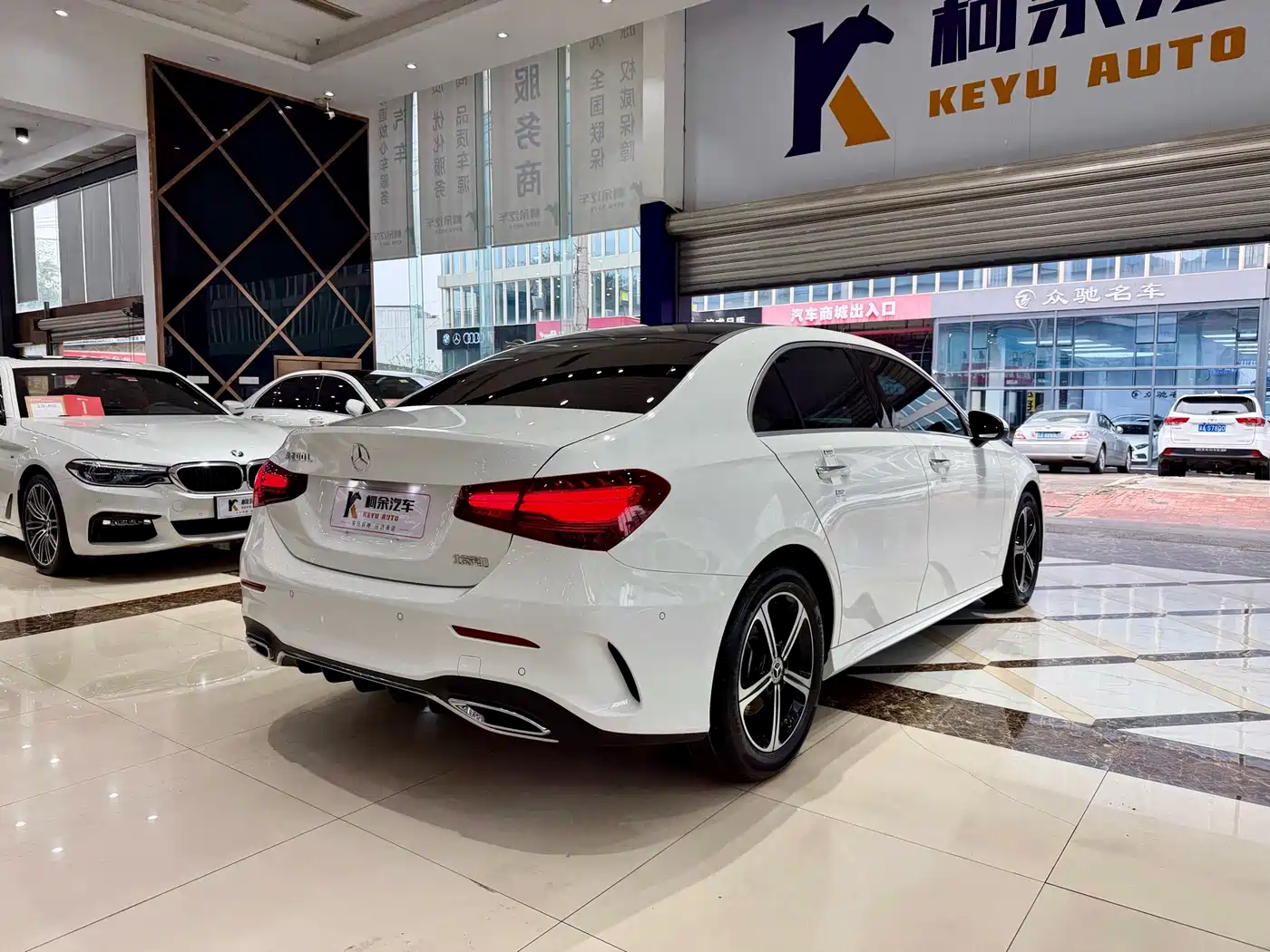 Mercedes-Benz A-Class 2023 A 200 L Fashion фото 16