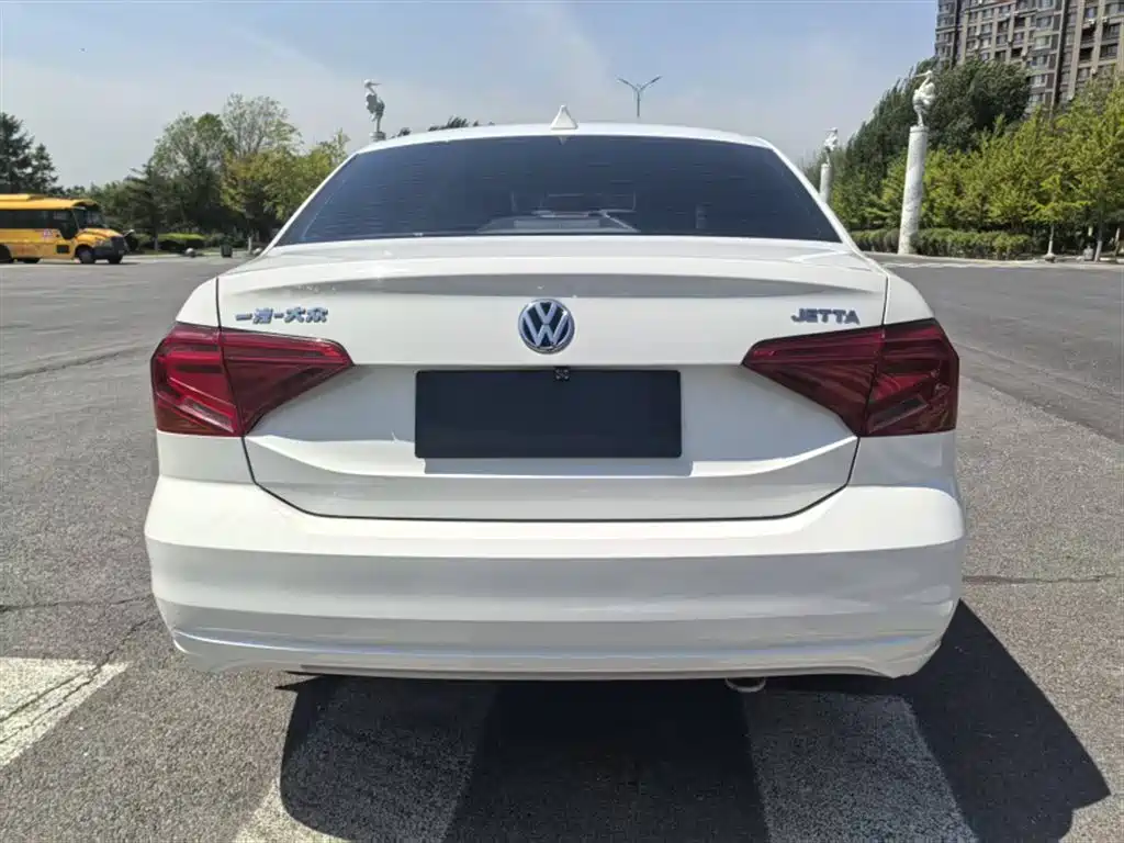 Volkswagen Jetta 2017 1.4L Manual Fashion фото 10