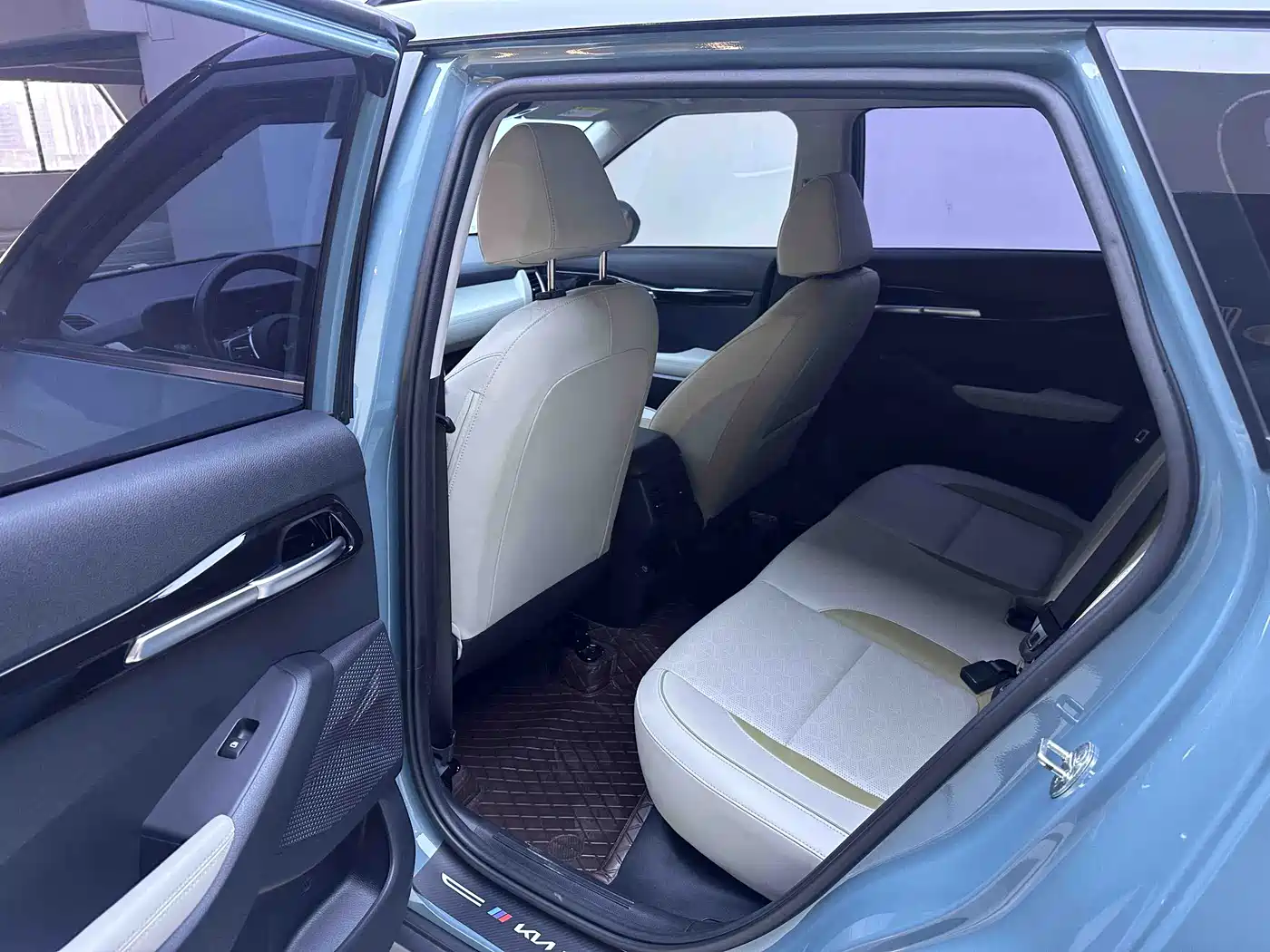 Kia Seltos 2023 1.5L CVT Premium Edition фото 8
