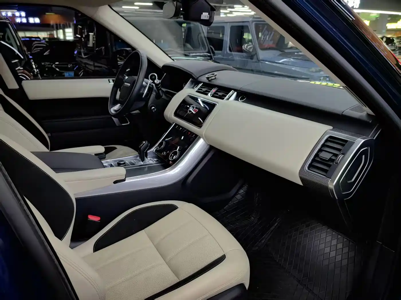 Land Rover Range Rover Sport 2022 3.0 L6 HST фото 4