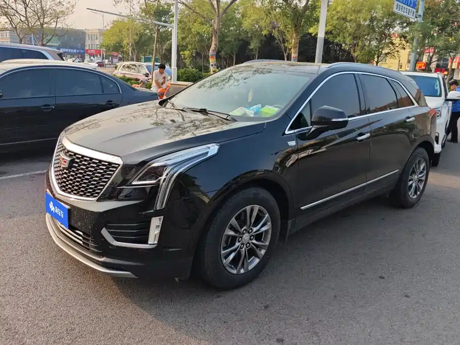 Фото 1 - Cadillac XT5