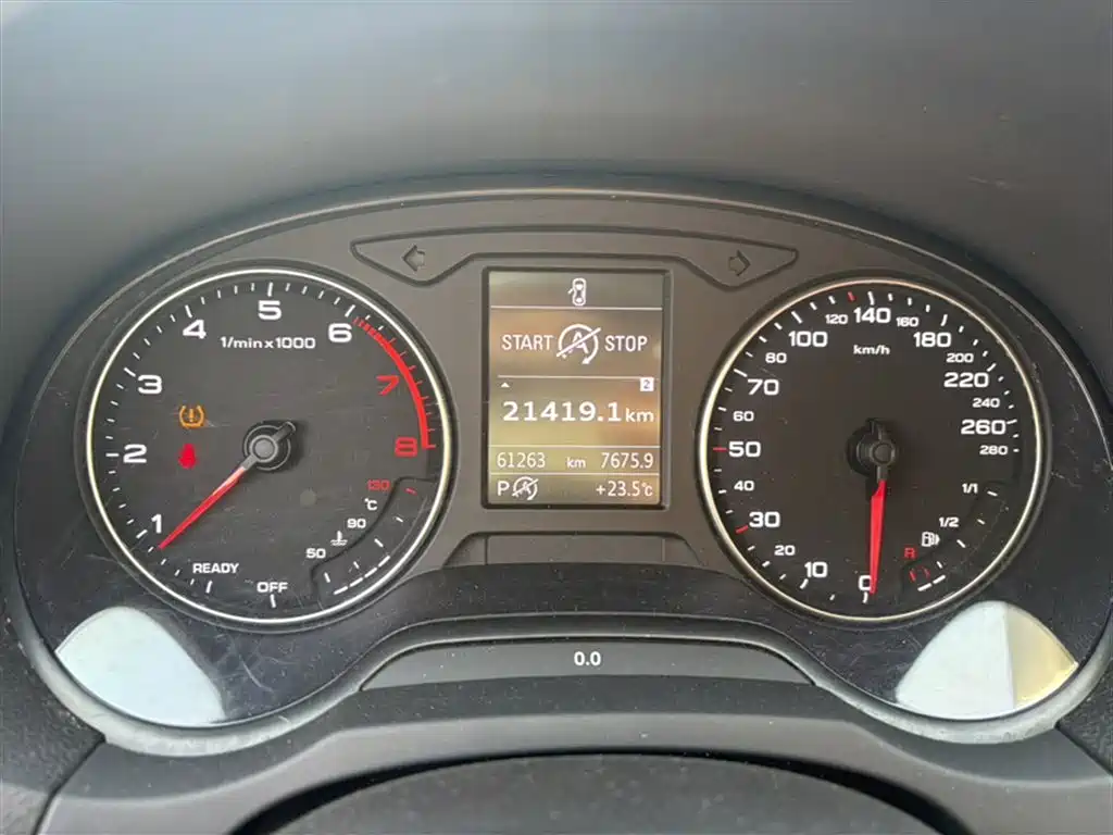 Audi A3 2016 Sportback 35 TFSI Leadership фото 3