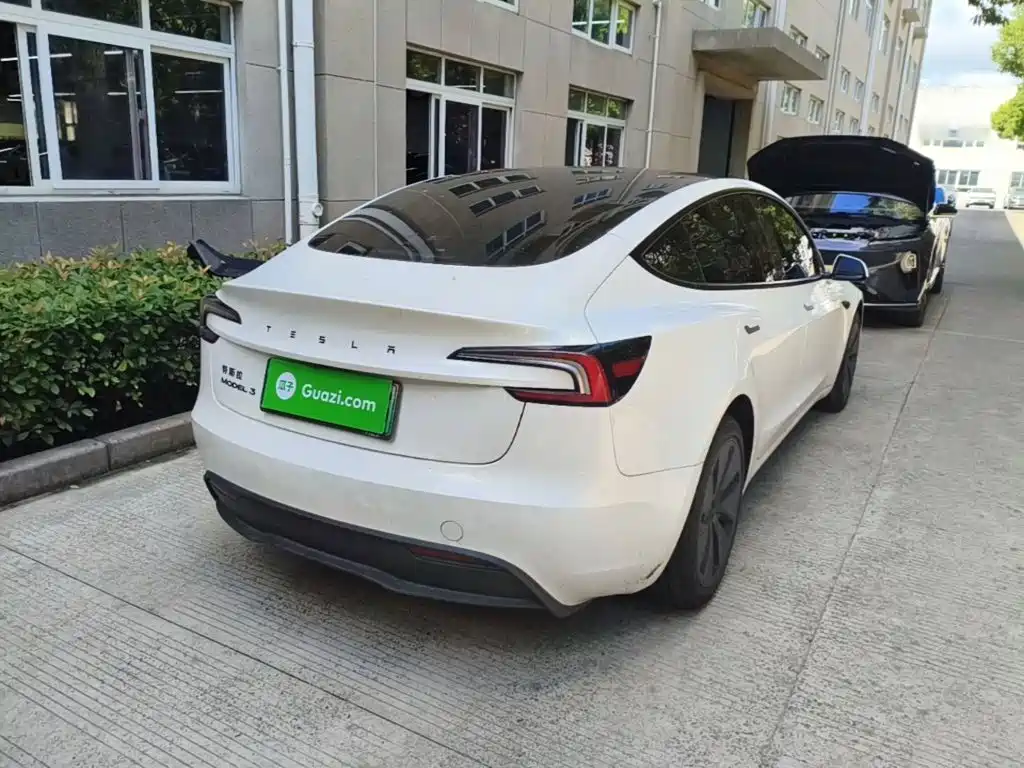 Фото 7 - Tesla Model 3