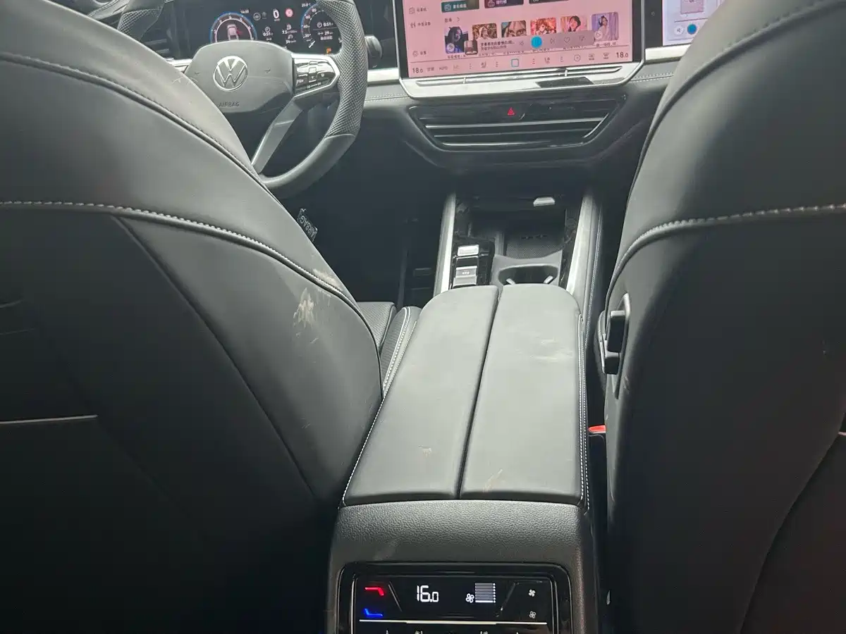 Volkswagen Passat 2026 2025 Pro 380TSI Dragon Fortune Edition