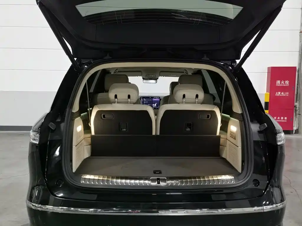 NIO ES8 2026 2025 Model 6-Seat Executive Luxury Edition