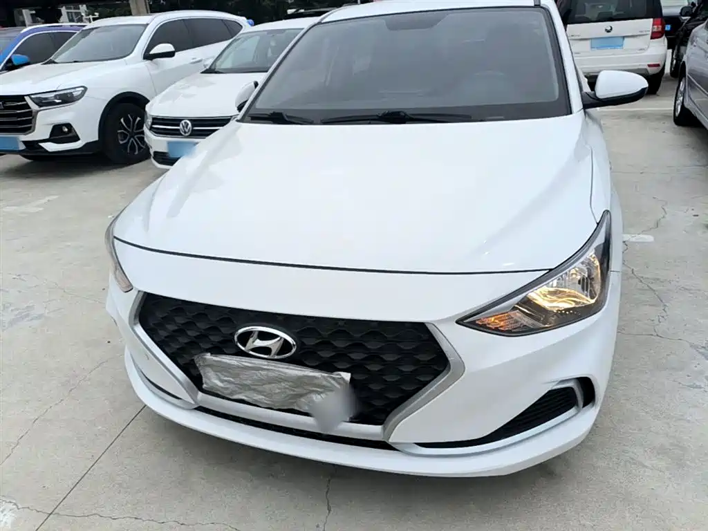 Hyundai Elantra 2020 1.6L Auto GL Pleasing Edition фото 3