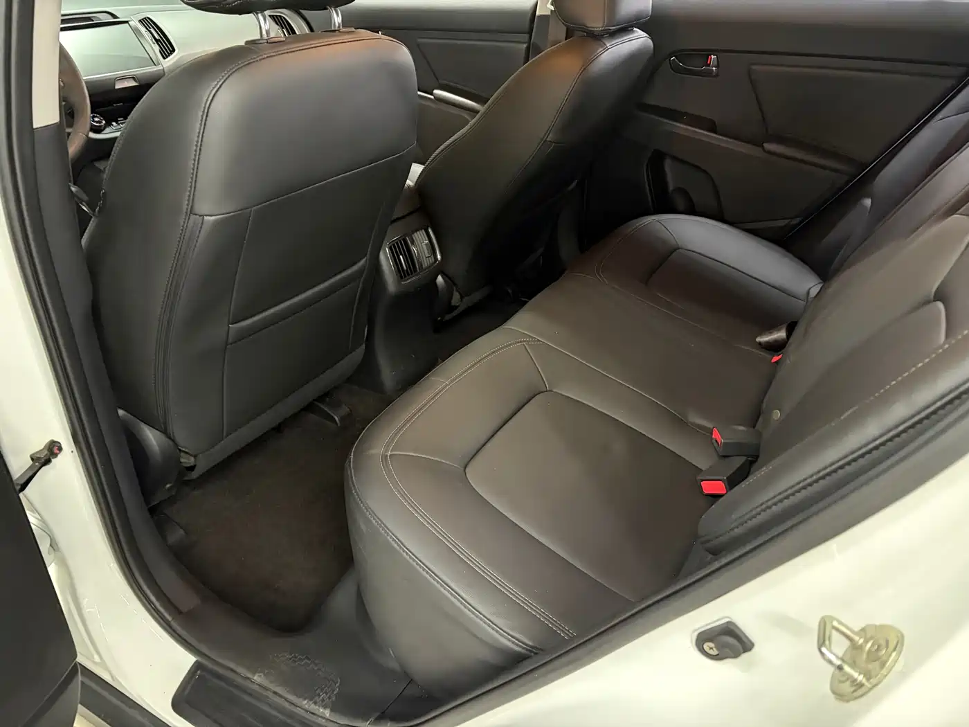 Kia Sportage 2015 2.0L Automatic 2WD DLX фото 8