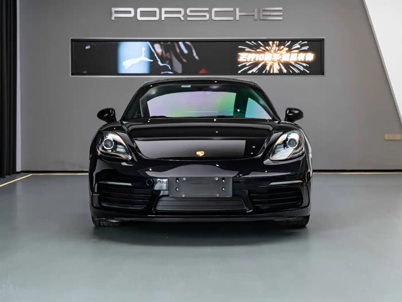 Porsche 718 2018 Cayman 2.0T фото 2