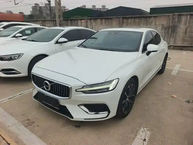 Volvo S60 T4, Смарт Люкс