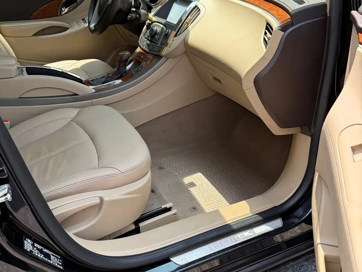 Buick LaCrosse 2012 2.4L SIDI Premium Edition фото 12