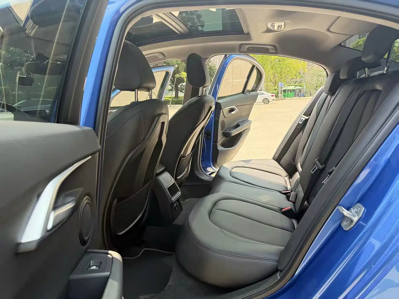 BMW 1 Series 2017 118i Sport фото 5
