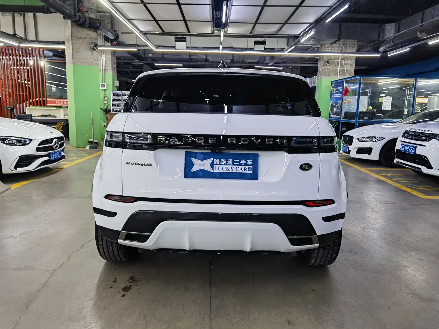 Land Rover Range Rover Evoque 2023 Range Rover Evoque L 200PS Elite Edition фото 5