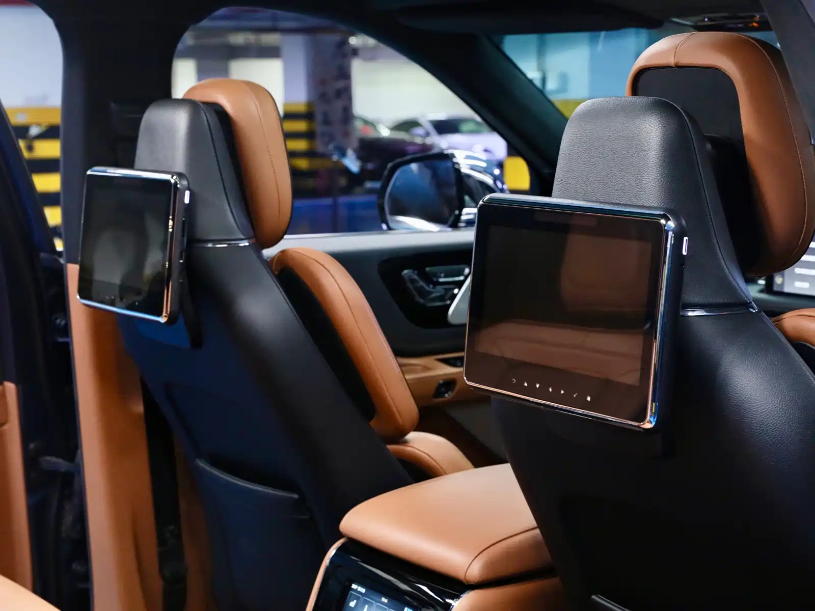 Photo 22 - Lincoln Aviator
